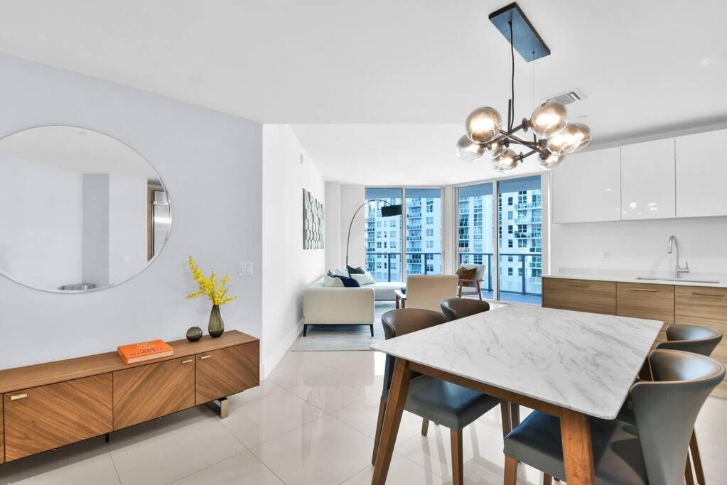 Lovely Upscale Condo Gorgeous View 2Bd 2Bath In Brickell Miami Luaran gambar