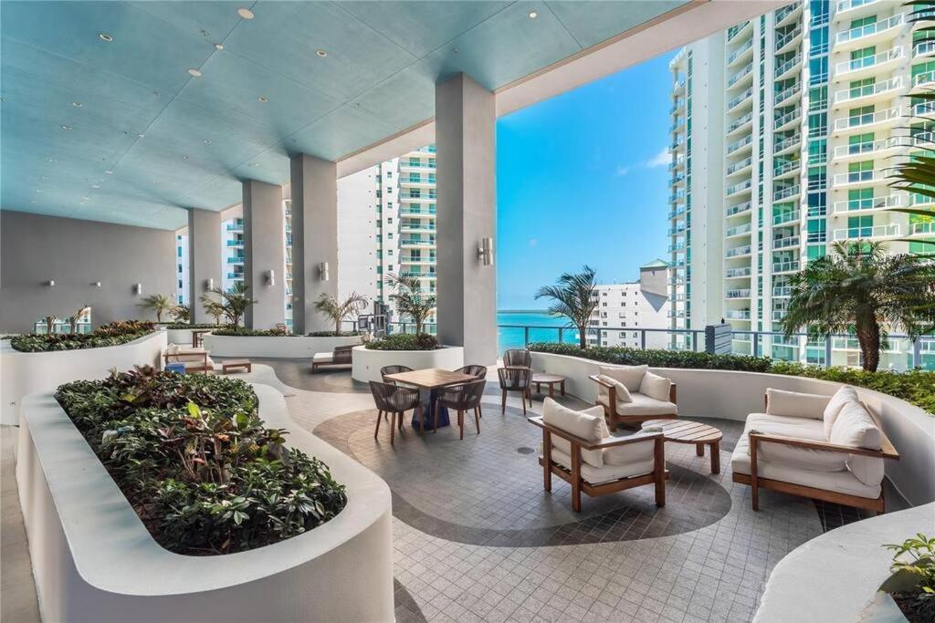 Lovely Upscale Condo Gorgeous View 2Bd 2Bath In Brickell Miami Luaran gambar